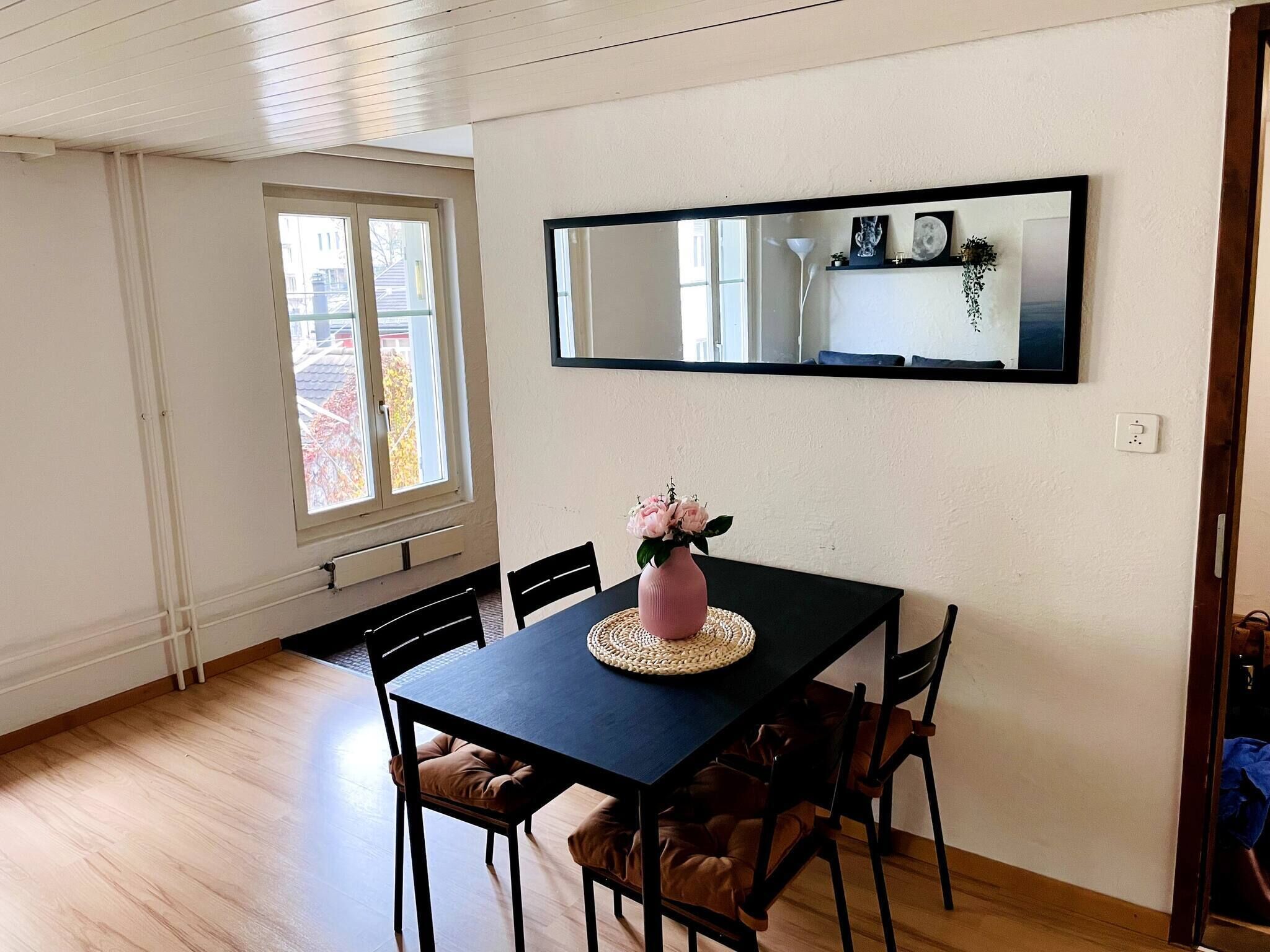 Apartment, 1 Bedroom, City View | Dining