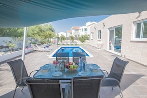 Villa, 3 chambres, piscine privée, vue jardin | Restauration extérieure
