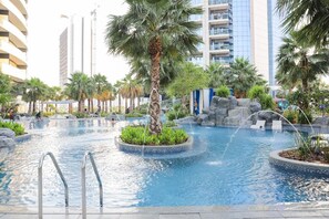 Departamento, 3 habitaciones, con acceso para personas discapacitadas | Alberca | Alberca al aire libre 