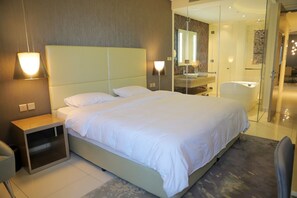 3 bedrooms - Fully Furnished 3 Bedroom in Paramount Prime Location Spacious Layout (Dubai)