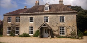 House, Multiple Bedrooms | Exterior