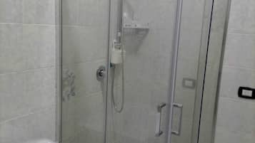 Gemeinsamer Schlafsaal, 2 Schlafzimmer, Balkon | Badezimmer