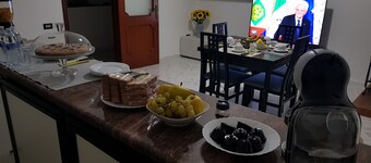 룸-B&B 아 카사 디 안토, 에볼리 근처