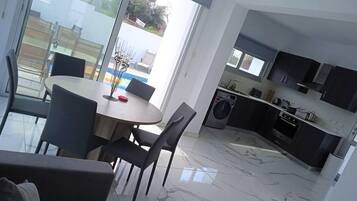 Villa, 3 Bedrooms | Living area