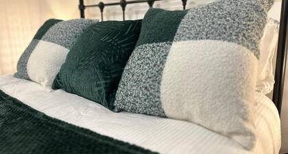 Entire Beautiful 2 Bedroom House With Free Parking Manchester