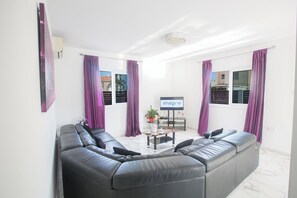 Villa, 3 chambres, piscine privée, vue sur le jardin | Aire de séjour