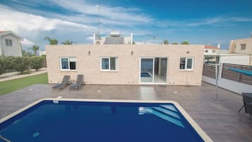 Villa, 3 camere da letto, piscina privata, vista giardino | Piscina | Piscina all'aperto