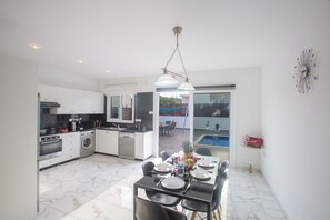 Villa, 3 chambres, piscine privée, vue sur le jardin | Restauration