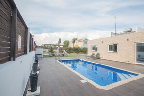 Villa, 3 chambres, piscine privée, vue sur le jardin | Piscine | Piscine extérieure