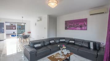 Villa, 3 camere da letto, piscina privata, vista giardino | Area soggiorno