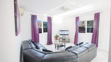 Villa, 3 camere da letto, piscina privata, vista giardino | Area soggiorno