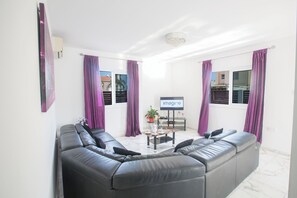 Villa - 3 sovrum - privat pool - utsikt mot trädgården | Vardagsrum