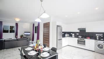 Villa, 3 camere da letto, piscina privata, vista giardino | Cucina privata