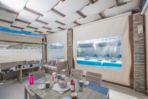 Villa, 4 chambres, piscine privée, vue jardin | Restauration