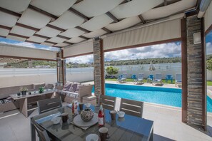 Villa, 4 Schlafzimmer, eigener Pool, Gartenblick | Unterkunftsgelände