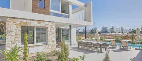 Villa, 5 Bedrooms, Smoking, Private Pool | Garden