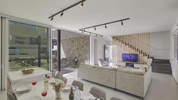 Villa, 5 Bedrooms, Smoking, Private Pool | Living room