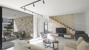 Villa, 5 Bedrooms, Smoking, Private Pool | Living room