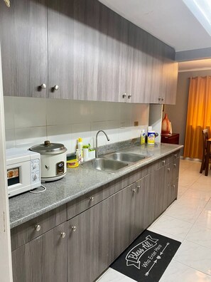 House, 3 Bedrooms | Interior - House w 3 Bedrooms And 3 Baths - Free Parking (Olongapo)