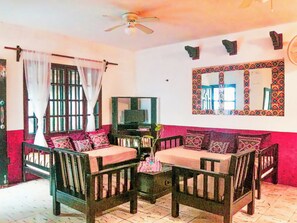 Apartment, 4 Bedrooms, Balcony, Garden View | Interior