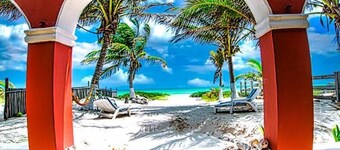 Beachfront 3 Bedroom Hacienda del Cuyo