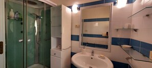 Appartement, 3 chambres | Salle de bain