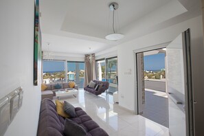 Villa, 5 chambres, piscine privée, vue sur le jardin | Aire de séjour