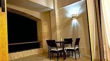 Apartment, 2 Bedrooms, Accessible, Smoking | Exterior