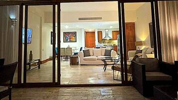 Apartment, 2 Bedrooms, Accessible, Smoking | Property entrance