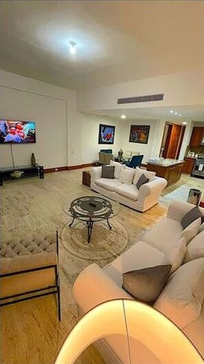 Apartment, 2 Bedrooms, Accessible, Smoking | Living area