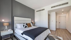 Apartment, 2 Bedrooms, Accessible, Private Pool - New Fully Upgraded - Central Located - Fits 6 (Dubai)