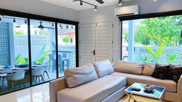 House, 3 Bedrooms, Smoking, Private Pool | Lounge