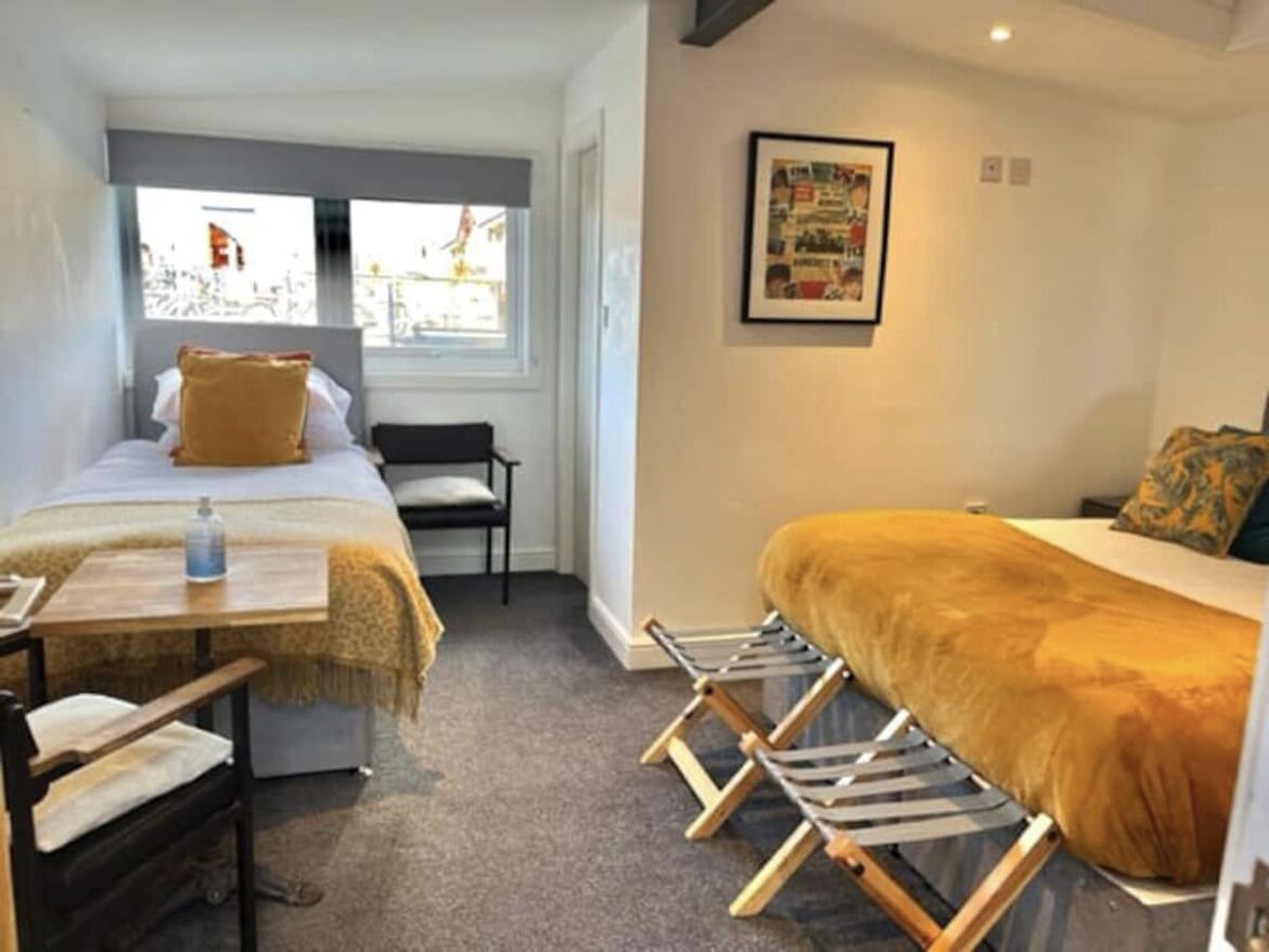 Hus - 6 sovrum - balkong - utsikt mot staden | Badrum