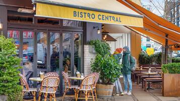 Căn hộ, 6 phòng ngủ, quang cảnh thành phố | Khu ẩm thực ngoài trời