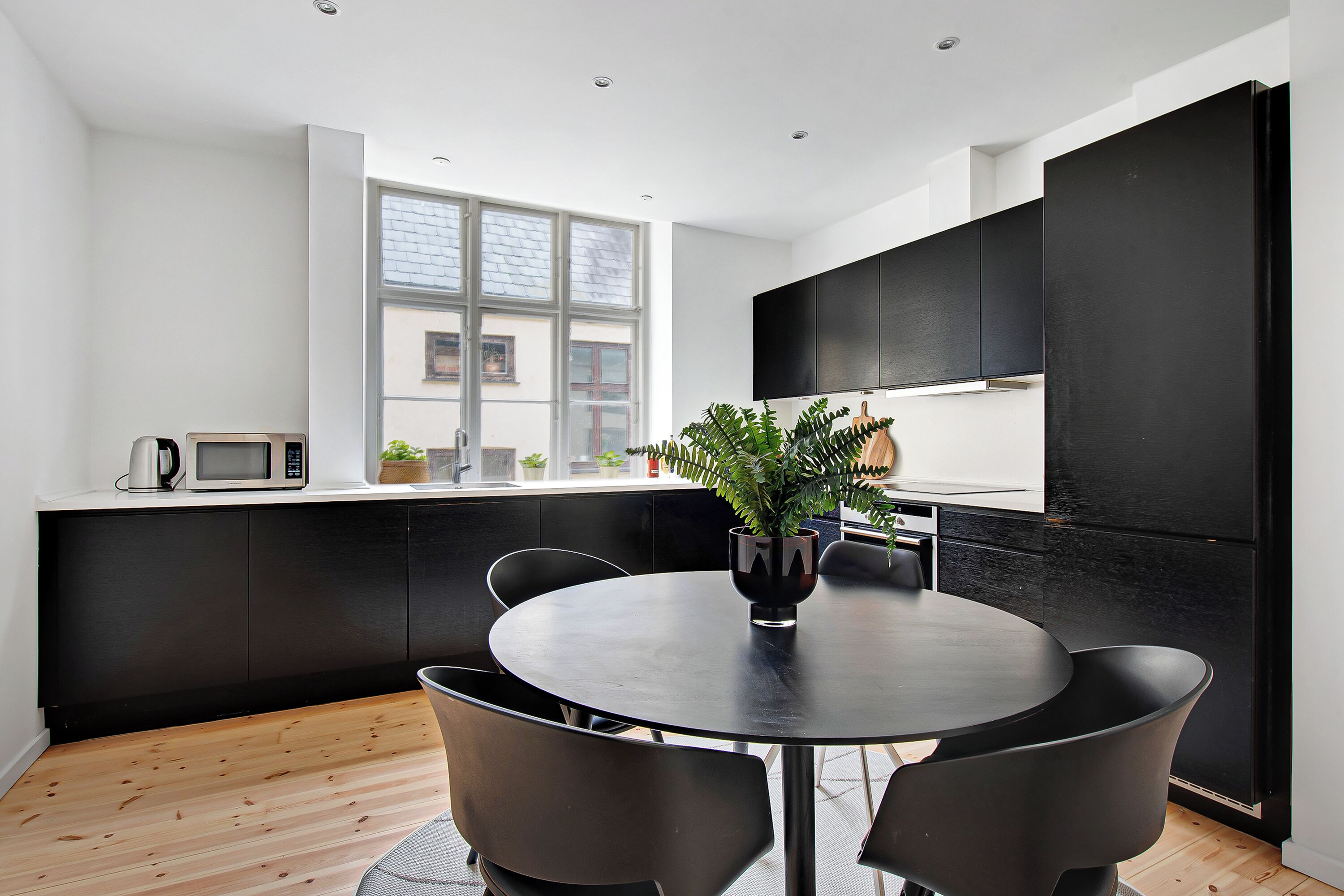 Apartment, 6 Bedrooms, City View | Interior