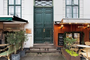 Apartamento, 6 quartos, vista para a cidade | Entrada da propriedade