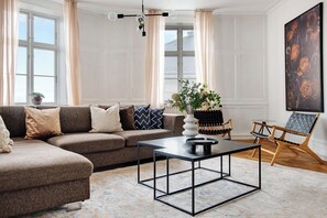 Apartment, 6 Bedrooms, City View | Room amenity