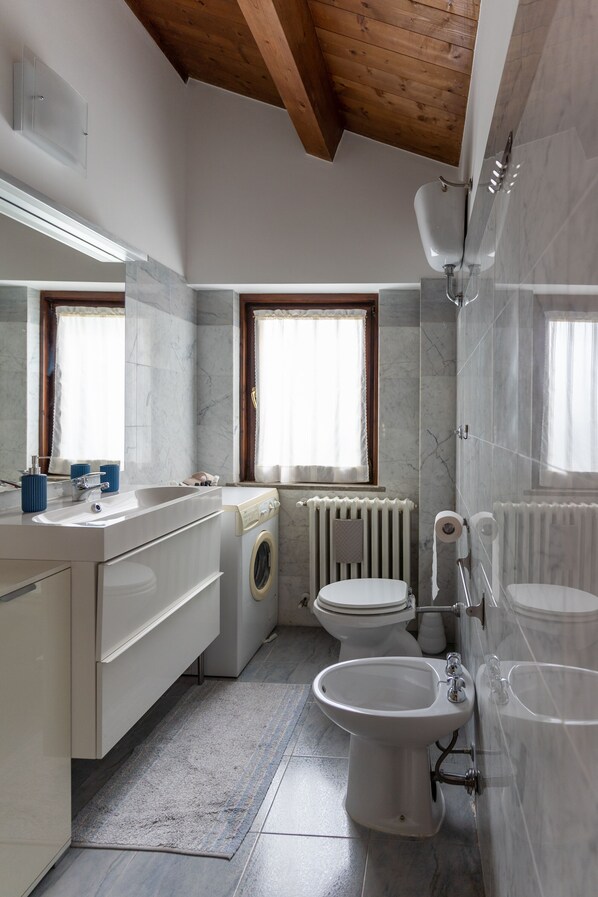 Room, 1 Bedroom, Fireplace, Garden View | Bathroom - Bed Breakfast In Vino Veritas, Relax and Quiet Above the Marches Hills (Arcevia)