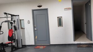 Unclassified image, 5 of 10, button - Room-new Basement Loft With all the Amen (Morelia)