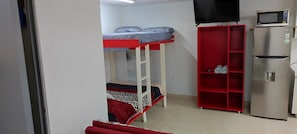 Room, 1 Bedroom | 1 bedroom - Room-new Basement Loft With all the Amen (Morelia)