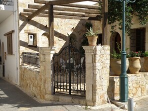 Studio | Property entrance