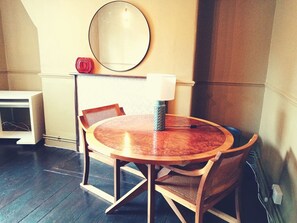 Apartment, 3 Bedrooms, Accessible | Dining - Greenwich - 1930s Retro Flat - 3 Bedrooms (London)