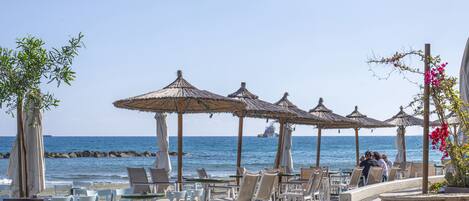 Apartment, 2 Bedrooms, Balcony, City View | Dining