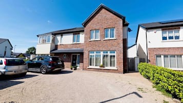 Shared Dormitory, 3 Bedrooms | Exterior