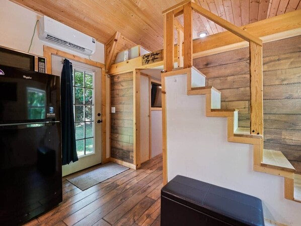 Interior - Casey Paradise Tiny Home Mountain Retreat near WCU (Cullowhee)