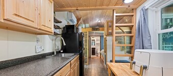 Casey Paradise Tiny Home Mountain Retreat near WCU