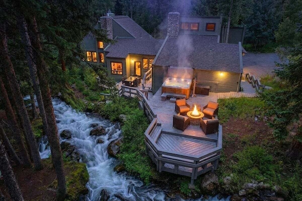 Welcome to the Creekside Chateau —
Nestled within a serene, age-old forest, this one-of-a-kind property offers an escape unlike any other. 🔱 💎