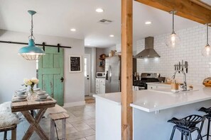 Fridge, microwave, oven, stovetop - La Fortuna | 11-Acre Retreat + Pool & Tipis (Dripping Springs)