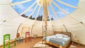 12 chambres, fer et planche à repasser, lit de bébé portatif, Wi-Fi