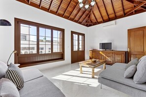 TV - Villa Reymar (Tías)